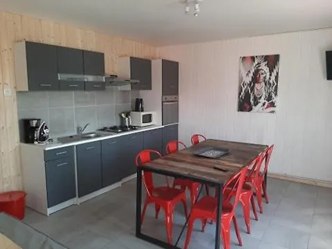 Les P'tites Maisons Dans La Prairie بيت للعطل