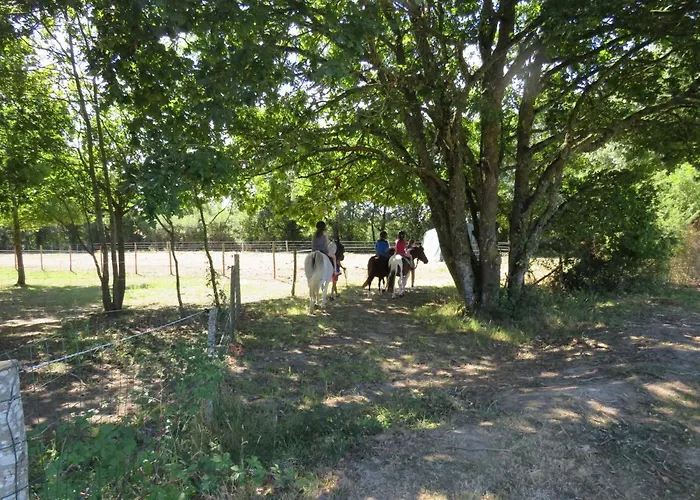 Les P'tites Maisons Dans La Prairie بيت للعطل *