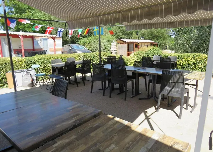 Les P'tites Maisons Dans La Prairie بيت للعطل